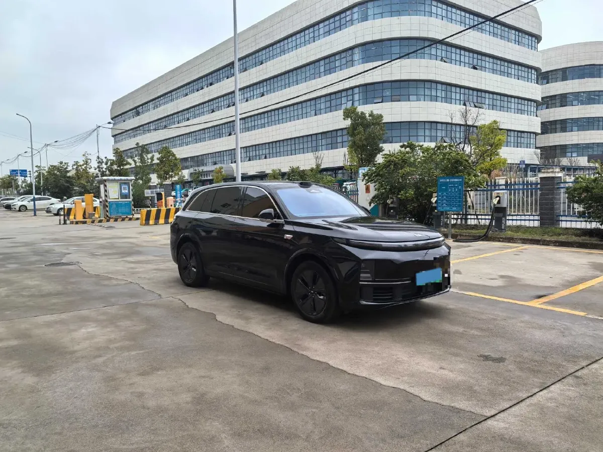 2024 Li L8 Range Extended 154HP REEV 42.8KWH,autocango,china used car exporter,china ev exporter,chinese used car exporter,chinese used ev exporter