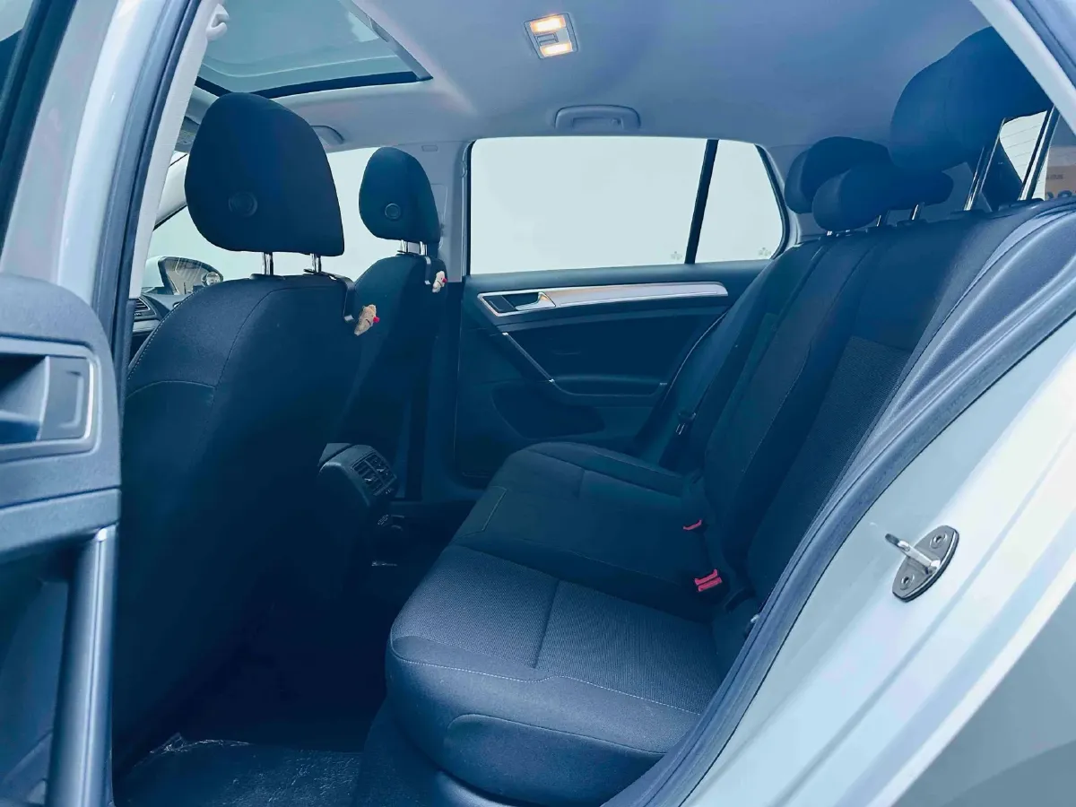 2020 Volkswagen Golf 1.2T 116HP L4 7DCT,autocango,china used car exporter,china ev exporter,chinese used car exporter,chinese used ev exporter