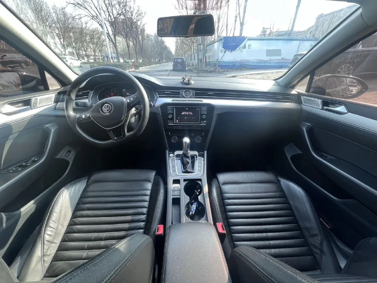 2018 Volkswagen Magotan 1.8T 180HP L4 7DCT,autocango,china used car exporter,china ev exporter,chinese used car exporter,chinese used ev exporter