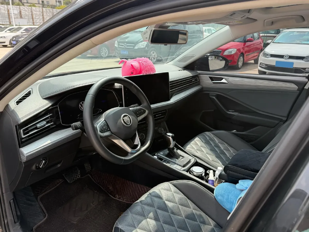 2023 Volkswagen Sagitar 1.5T 160HP L4 7DCT,autocango,china used car exporter,china ev exporter,chinese used car exporter,chinese used ev exporter