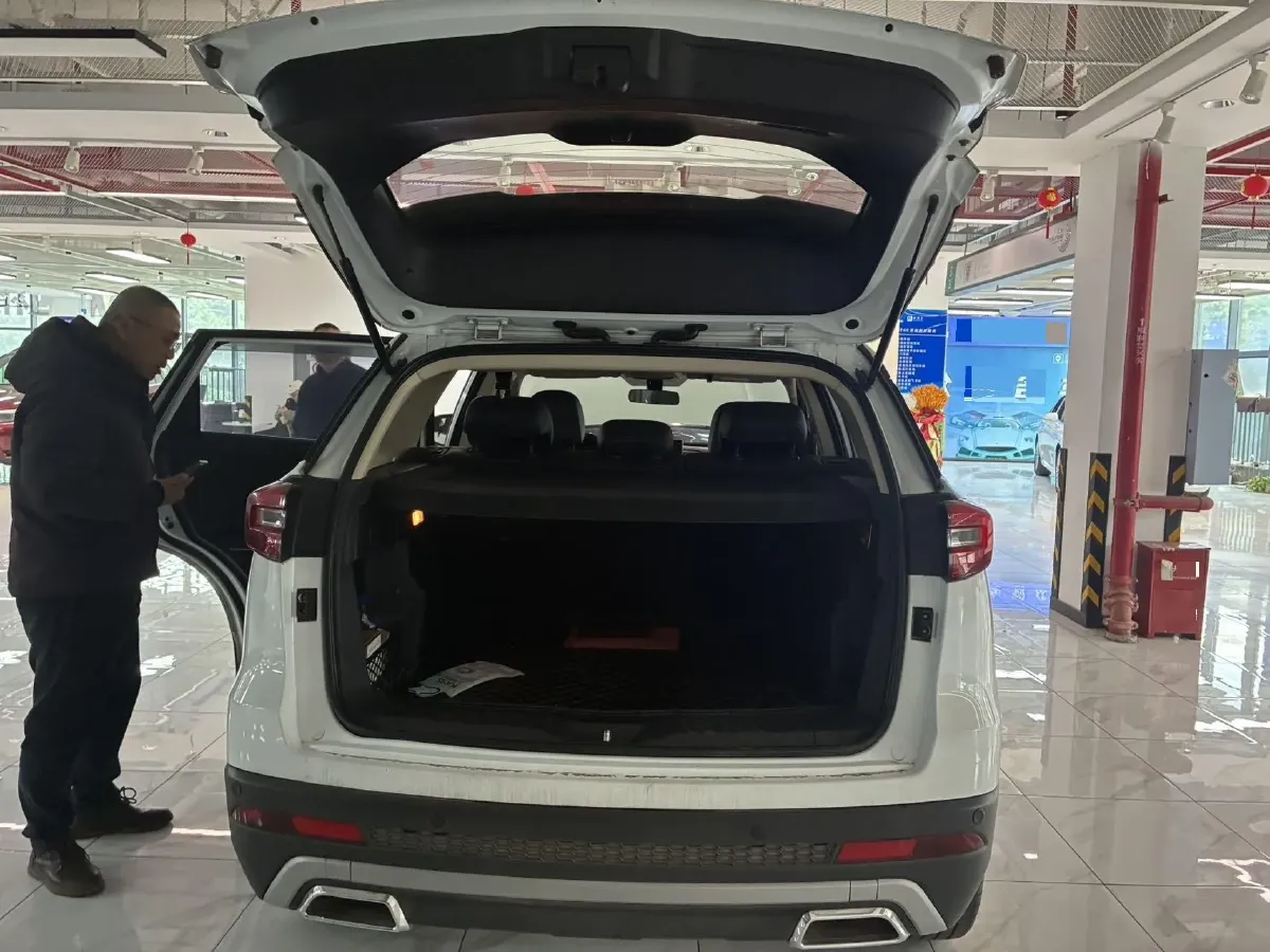 2018 FAW Senia R9 1.2T 143HP L4 7DCT,autocango,china used car exporter,china ev exporter,chinese used car exporter,chinese used ev exporter