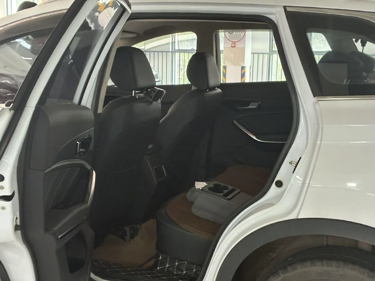 2018 FAW Senia R9 1.2T 143HP L4 7DCT,autocango,china used car exporter,china ev exporter,chinese used car exporter,chinese used ev exporter