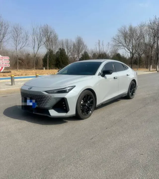 2022 ChangAn UNI-V 1.5T 188HP L4 7DCT,autocango,china used car exporter,china ev exporter,chinese used car exporter,chinese used ev exporter