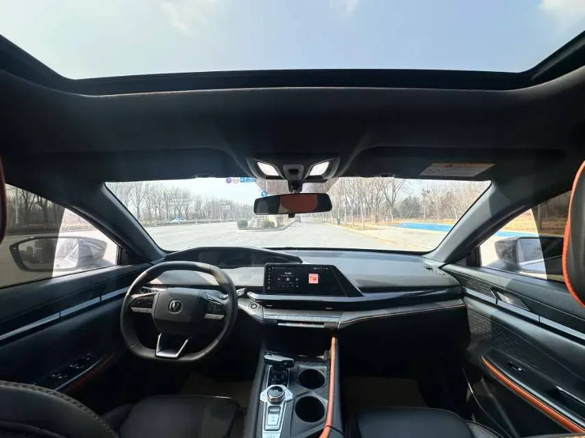 2022 ChangAn UNI-V 1.5T 188HP L4 7DCT,autocango,china used car exporter,china ev exporter,chinese used car exporter,chinese used ev exporter