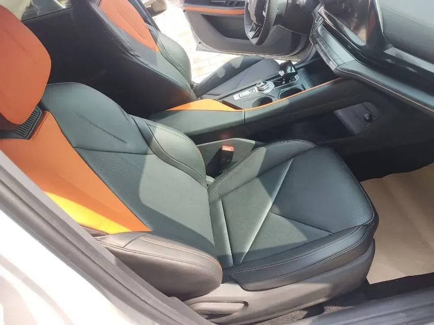 2022 ChangAn UNI-V 1.5T 188HP L4 7DCT,autocango,china used car exporter,china ev exporter,chinese used car exporter,chinese used ev exporter