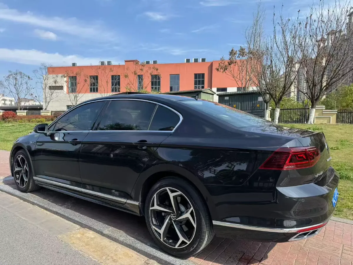 2023 Volkswagen Magotan 2.0T 186HP L4 7DCT,autocango,china used car exporter,china ev exporter,chinese used car exporter,chinese used ev exporter