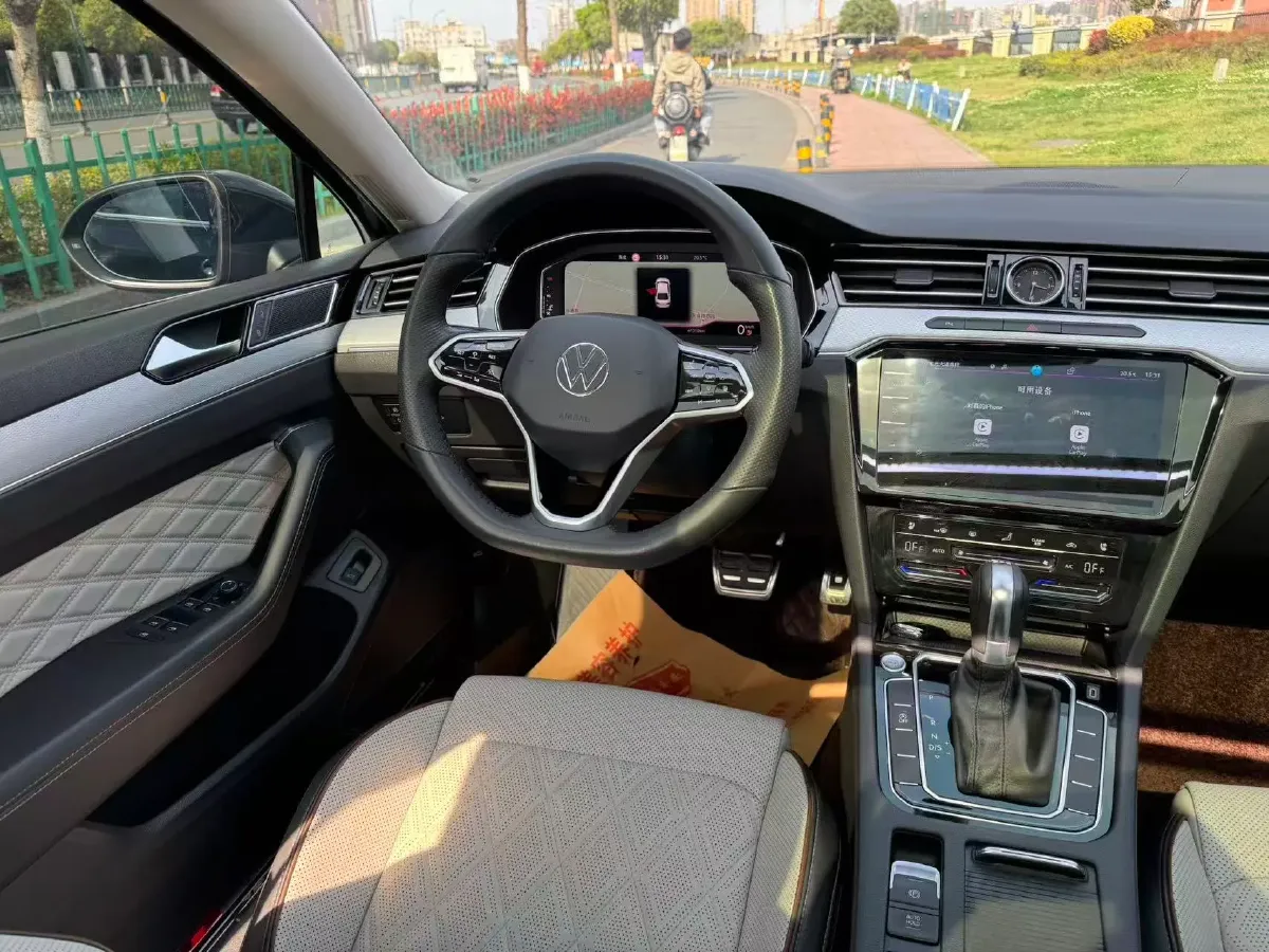 2023 Volkswagen Magotan 2.0T 186HP L4 7DCT,autocango,china used car exporter,china ev exporter,chinese used car exporter,chinese used ev exporter