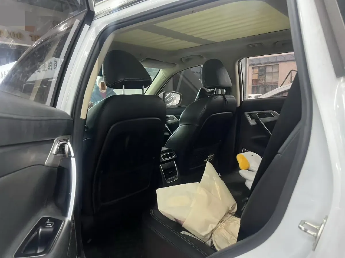 2020 Roewe i6 1.5T 169HP L4 7DCT,autocango,china used car exporter,china ev exporter,chinese used car exporter,chinese used ev exporter