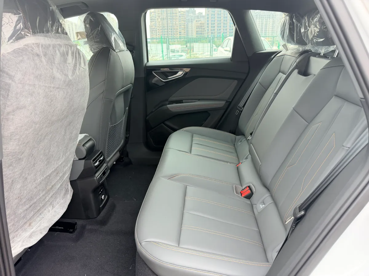 2024 Audi Q4 e-tron BEV 84.8KWH,autocango,china used car exporter,china ev exporter,chinese used car exporter,chinese used ev exporter