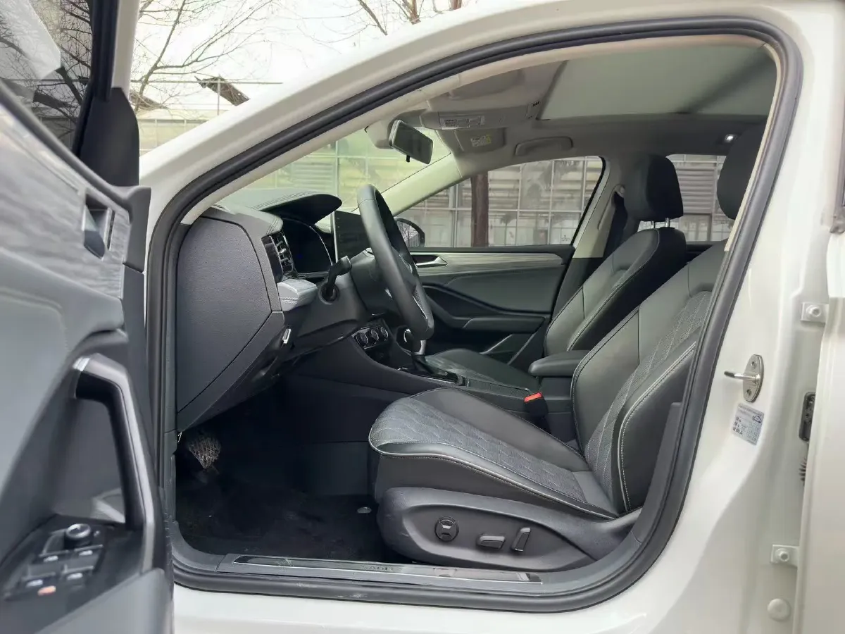 2023 Volkswagen Sagitar 1.5T 160HP L4 7DCT,autocango,china used car exporter,china ev exporter,chinese used car exporter,chinese used ev exporter