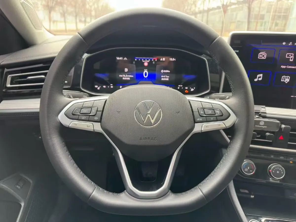 2023 Volkswagen Sagitar 1.5T 160HP L4 7DCT,autocango,china used car exporter,china ev exporter,chinese used car exporter,chinese used ev exporter