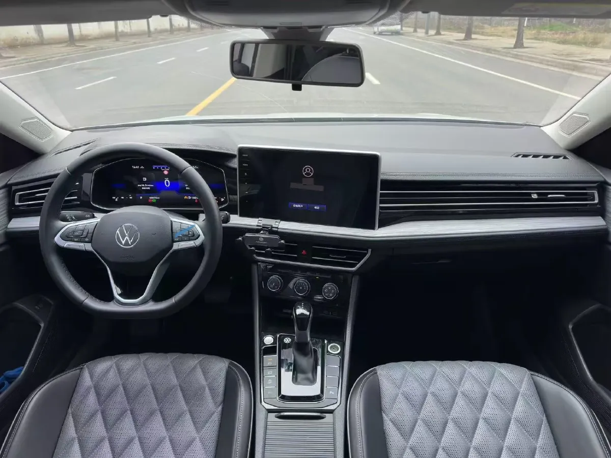 2023 Volkswagen Sagitar 1.5T 160HP L4 7DCT,autocango,china used car exporter,china ev exporter,chinese used car exporter,chinese used ev exporter