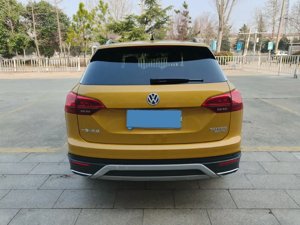 2019 Jeep Cherokee 2.0T 265HP L4 9AT,autocango,china used car exporter,china ev exporter,chinese used car exporter,chinese used ev exporter