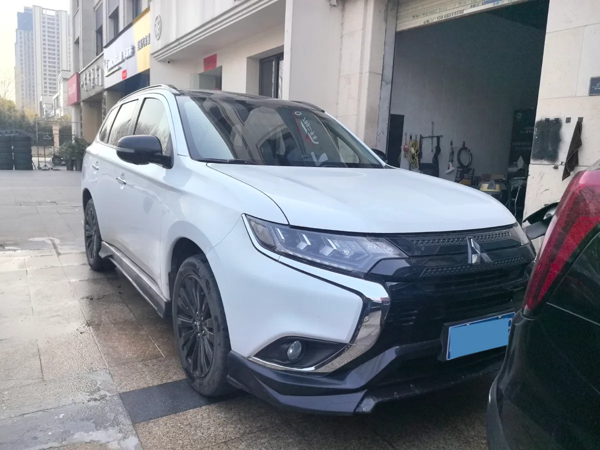 2021 Mitsubishi Outlander 2.4L 192HP L4 CVT,autocango,china used car exporter,china ev exporter,chinese used car exporter,chinese used ev exporter
