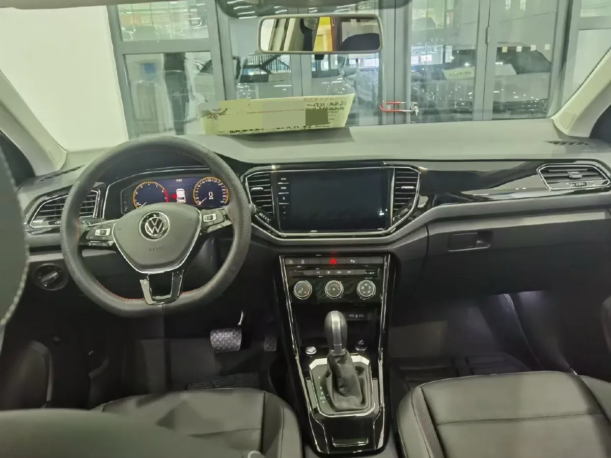 2021 Volkswagen T-Roc 1.4T 150HP L4 7DCT,autocango,china used car exporter,china ev exporter,chinese used car exporter,chinese used ev exporter