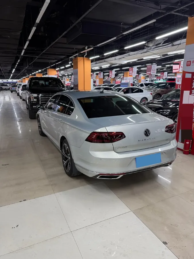 2020 Volkswagen Magotan 2.0T 186HP L4 7DCT,autocango,china used car exporter,china ev exporter,chinese used car exporter,chinese used ev exporter