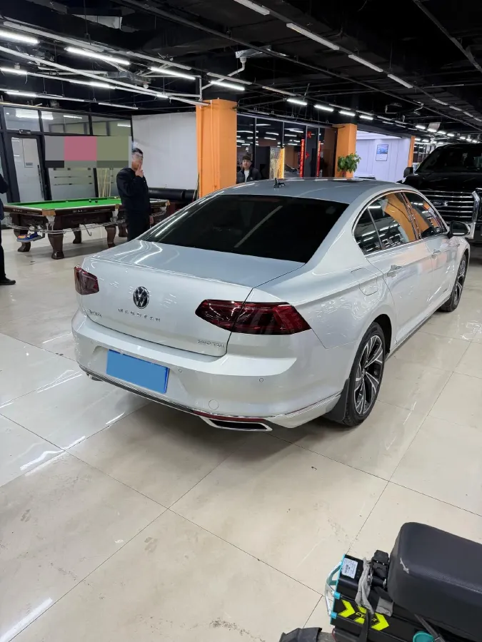 2020 Volkswagen Magotan 2.0T 186HP L4 7DCT,autocango,china used car exporter,china ev exporter,chinese used car exporter,chinese used ev exporter