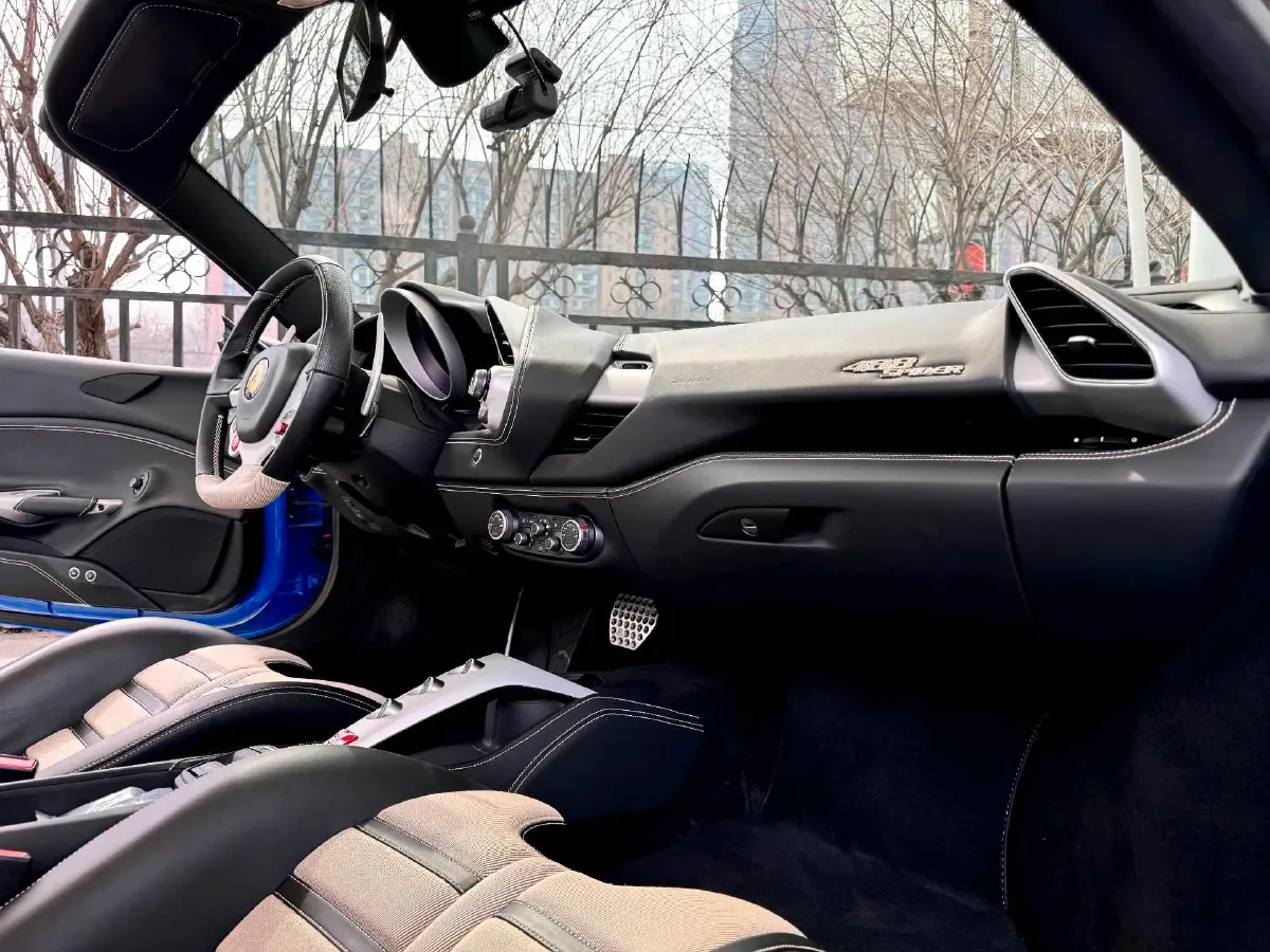 2015 Ferrari 488 3.9T 670HP V8 7DCT,autocango,china used car exporter,china ev exporter,chinese used car exporter,chinese used ev exporter