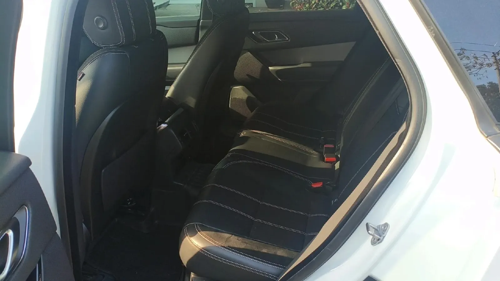 2020 Land Rover Range Rover Velar 2.0T 250HP L4 8AT,autocango,china used car exporter,china ev exporter,chinese used car exporter,chinese used ev exporter