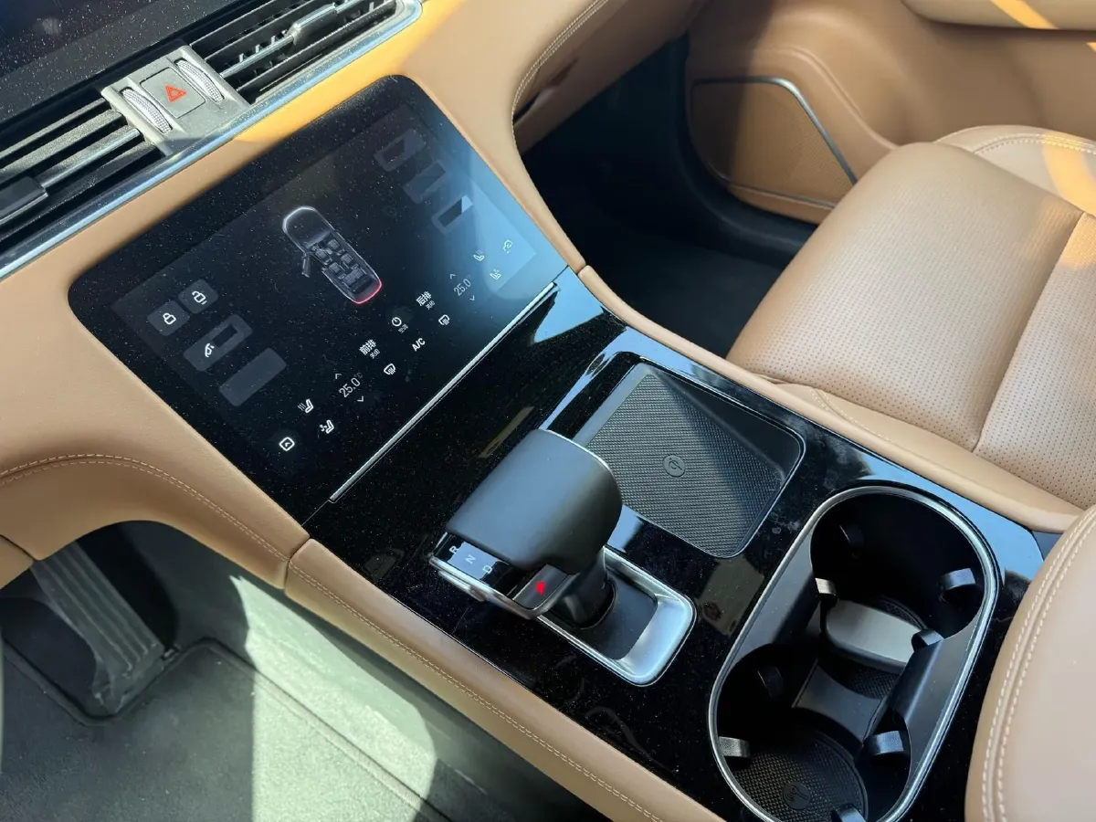 2021 Li ONE Range Extended 131HP REEV 40.5KWH,autocango,china used car exporter,china ev exporter,chinese used car exporter,chinese used ev exporter