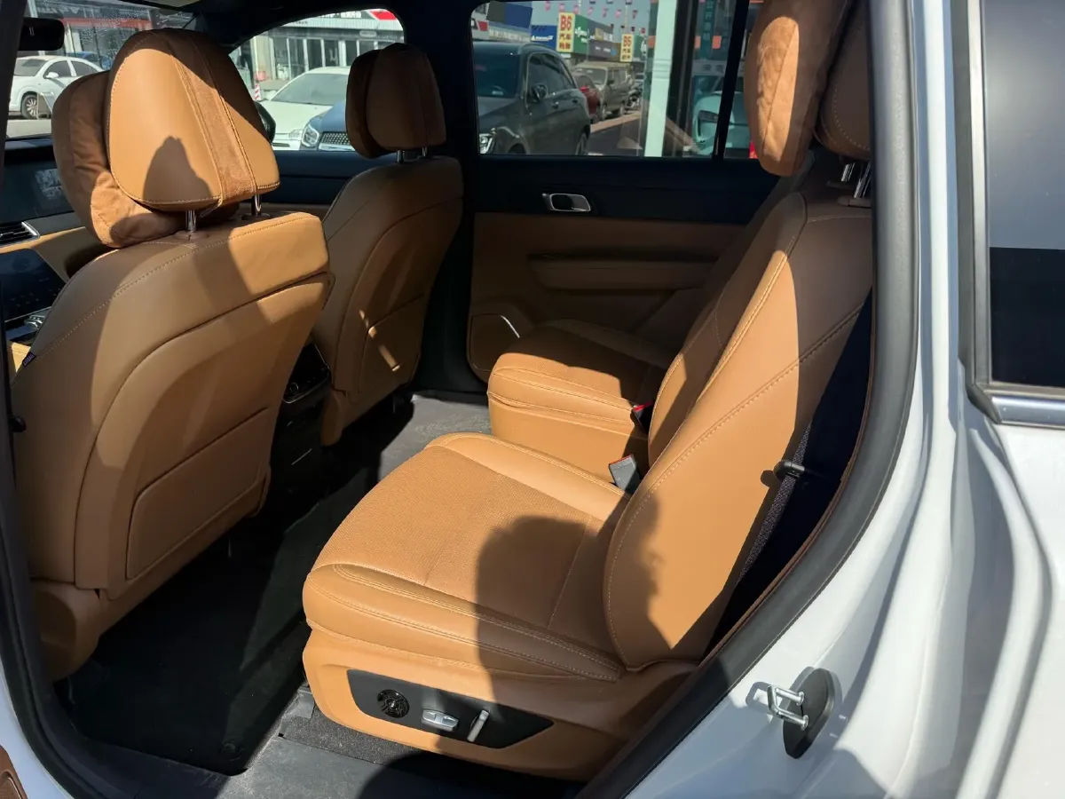 2021 Li ONE Range Extended 131HP REEV 40.5KWH,autocango,china used car exporter,china ev exporter,chinese used car exporter,chinese used ev exporter