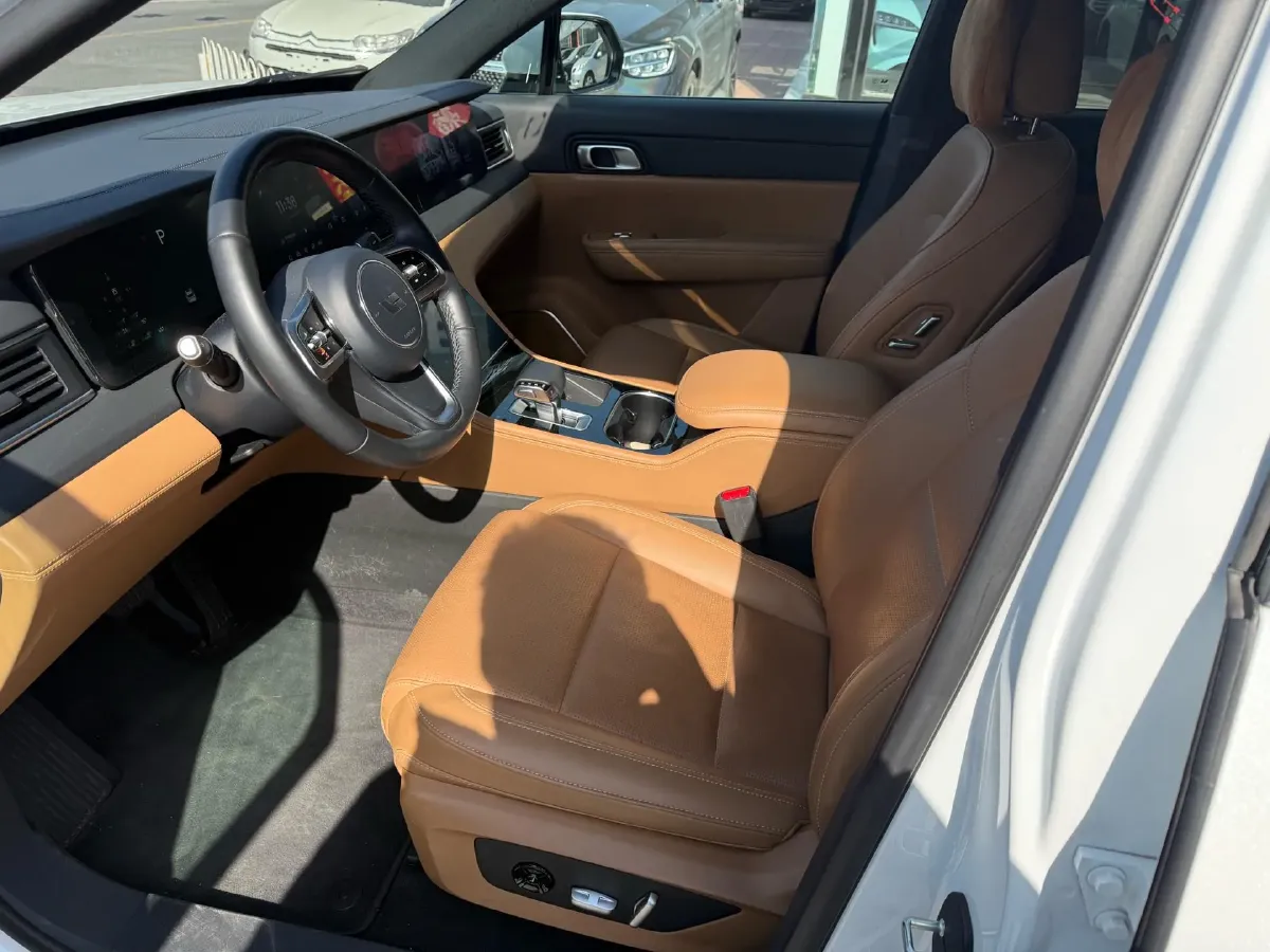 2021 Li ONE Range Extended 131HP REEV 40.5KWH,autocango,china used car exporter,china ev exporter,chinese used car exporter,chinese used ev exporter