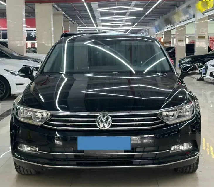 2018 Volkswagen Magotan 1.8T 180HP L4 7DCT,autocango,china used car exporter,china ev exporter,chinese used car exporter,chinese used ev exporter