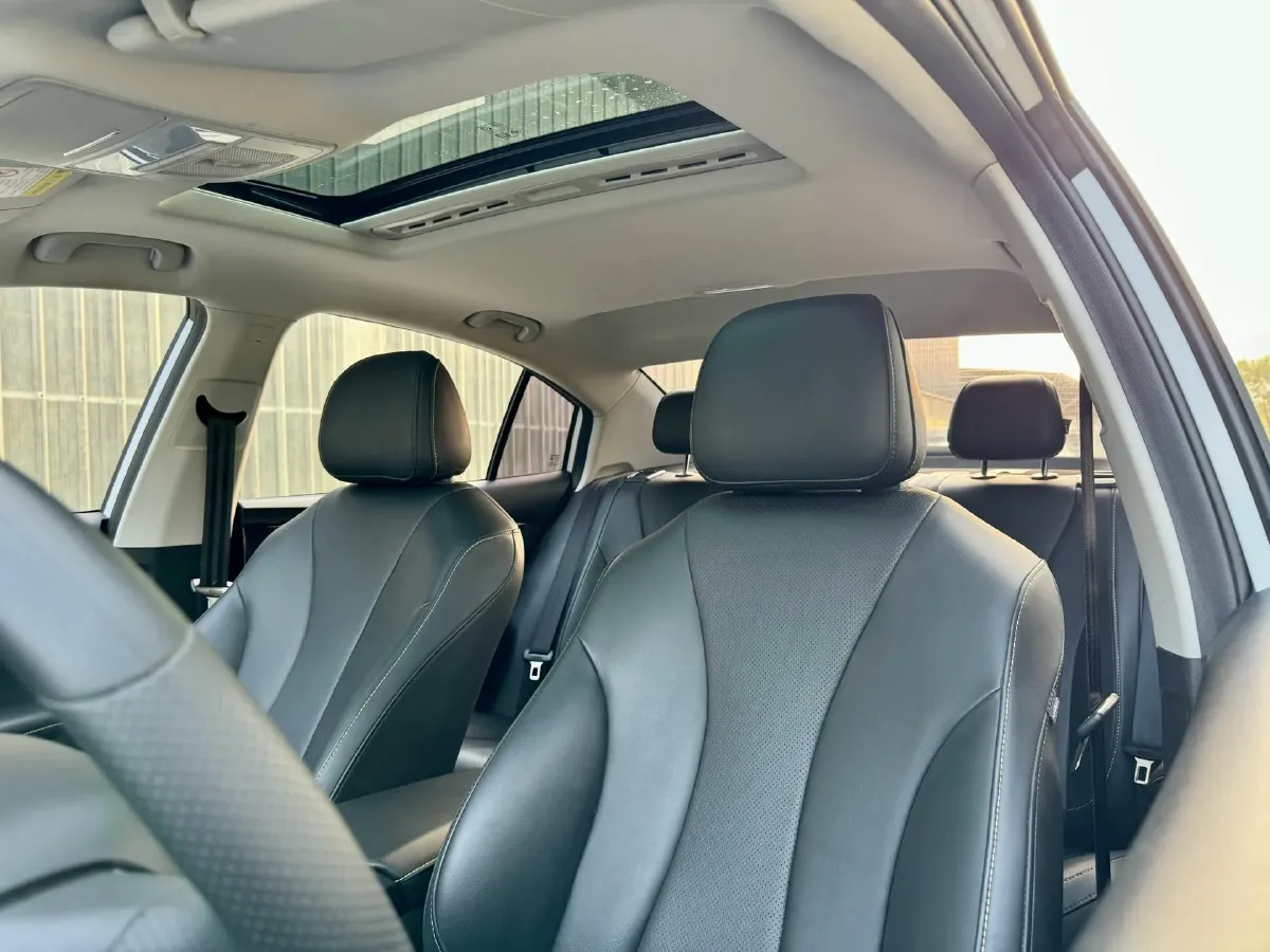 2021 Roewe i5 1.5L 120HP L4 CVT,autocango,china used car exporter,china ev exporter,chinese used car exporter,chinese used ev exporter