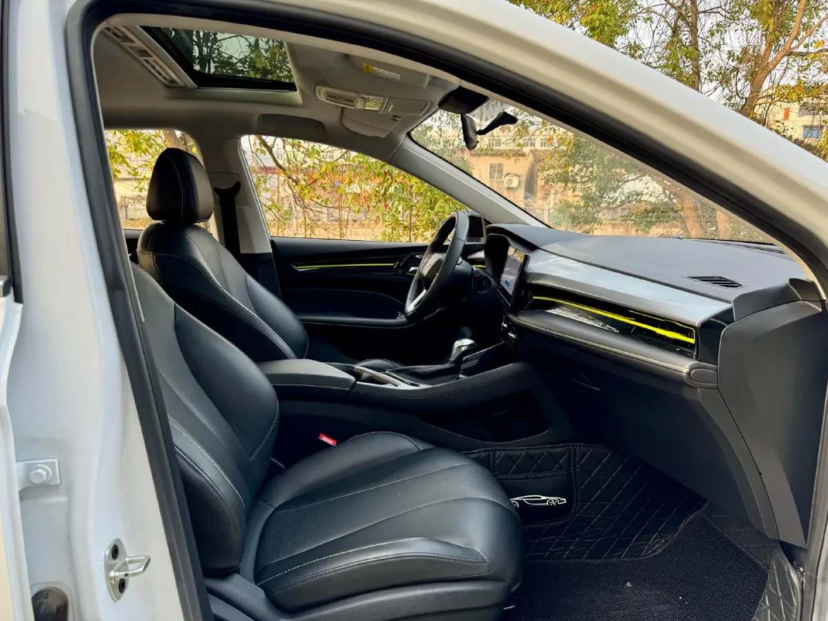 2021 Roewe i5 1.5L 120HP L4 CVT,autocango,china used car exporter,china ev exporter,chinese used car exporter,chinese used ev exporter