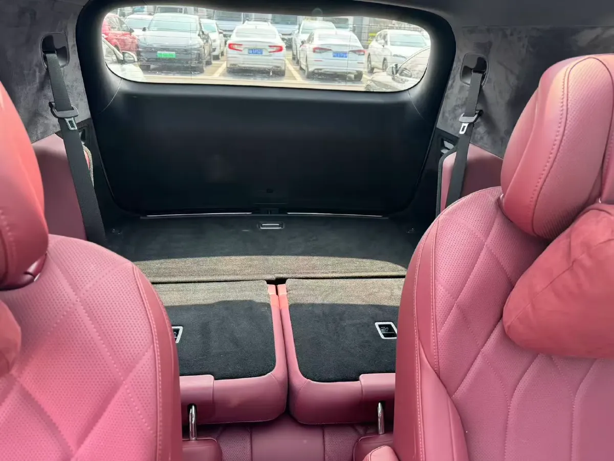 2025 AITO AITO M8 REEV 160HP REEV 53.4KWH,autocango,china used car exporter,china ev exporter,chinese used car exporter,chinese used ev exporter