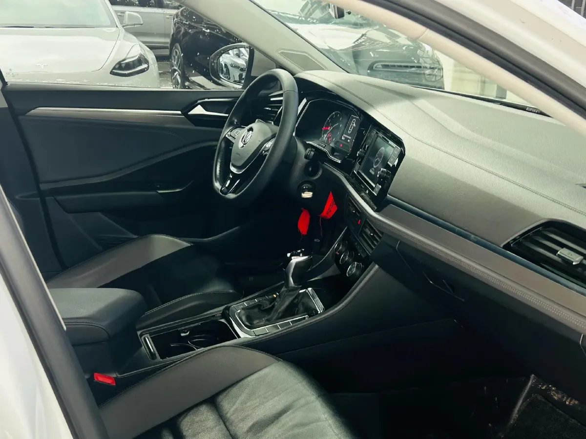 2019 Jeep Renegade 1.3T 173HP L4 7DCT,autocango,china used car exporter,china ev exporter,chinese used car exporter,chinese used ev exporter