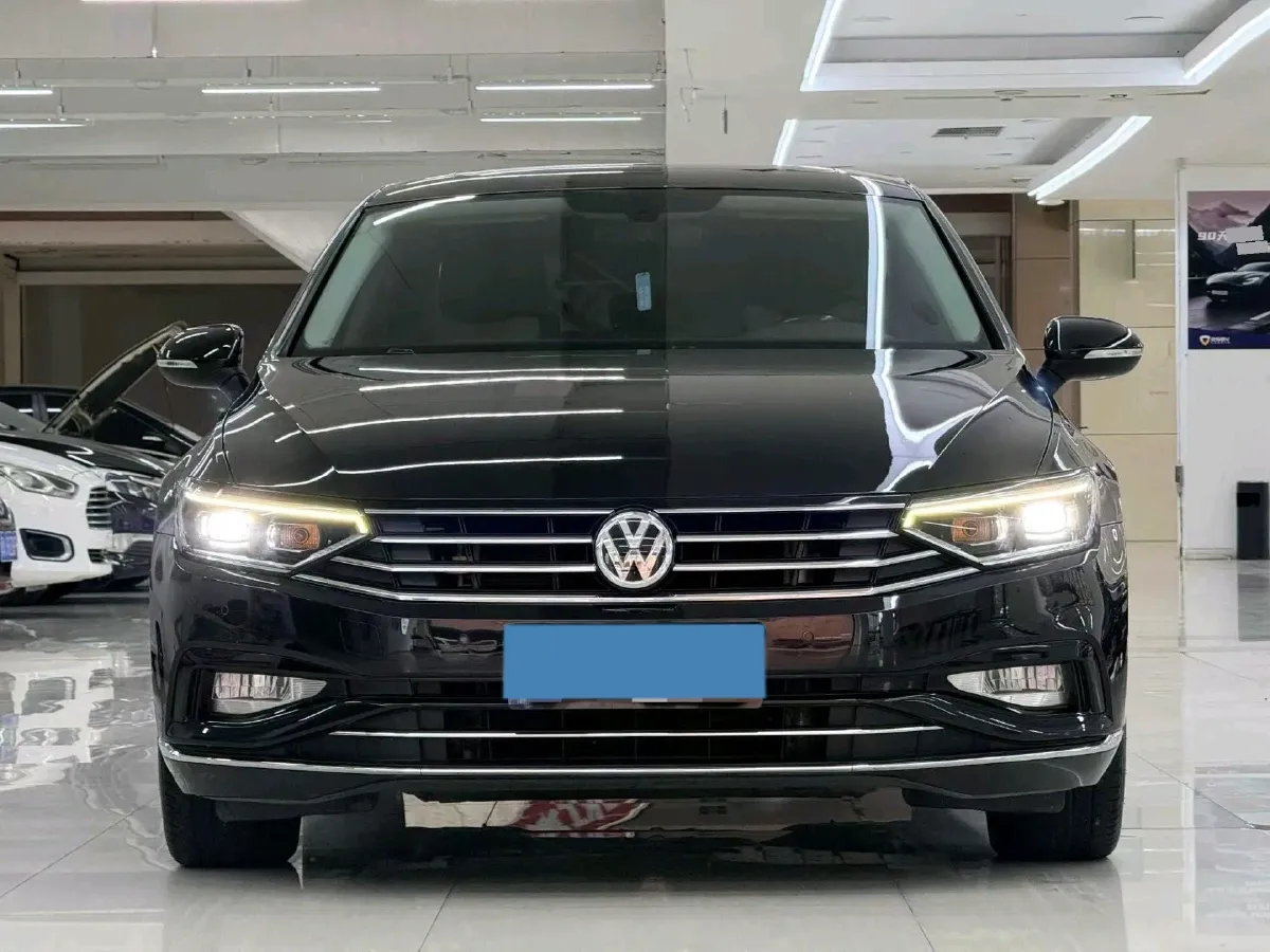 2020 Volkswagen Magotan 2.0T 186HP L4 7DCT,autocango,china used car exporter,china ev exporter,chinese used car exporter,chinese used ev exporter