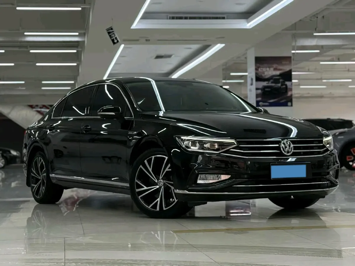 2020 Volkswagen Magotan 2.0T 186HP L4 7DCT,autocango,china used car exporter,china ev exporter,chinese used car exporter,chinese used ev exporter