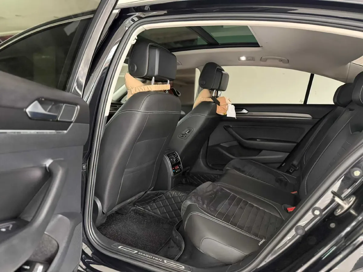 2020 Volkswagen Magotan 2.0T 186HP L4 7DCT,autocango,china used car exporter,china ev exporter,chinese used car exporter,chinese used ev exporter