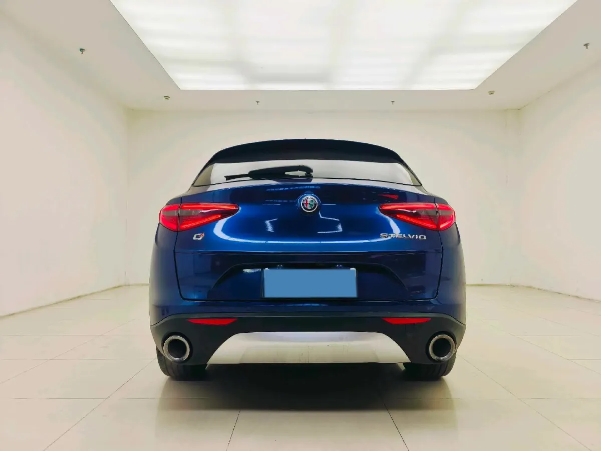 2017 Alfa Romeo Stelvio 2.0T 280HP L4 8AT,autocango,china used car exporter,china ev exporter,chinese used car exporter,chinese used ev exporter