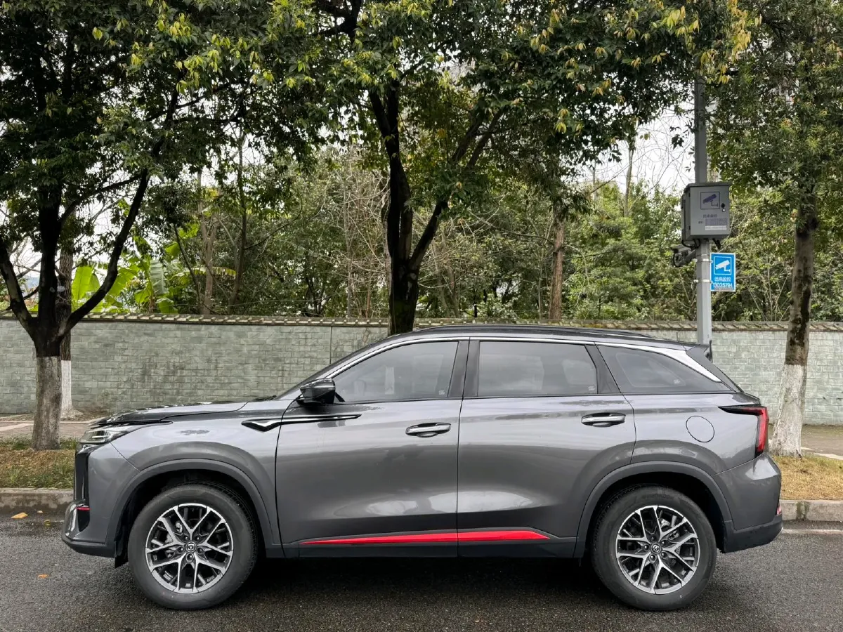 2022 ChangAn CS75 Plus 1.5T 178HP L4 6AT,autocango,china used car exporter,china ev exporter,chinese used car exporter,chinese used ev exporter