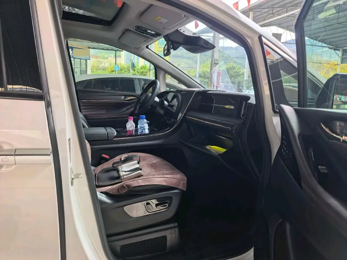 2023 GAC Trumpchi M8 2.0T 252HP L4 8AT,autocango,china used car exporter,china ev exporter,chinese used car exporter,chinese used ev exporter