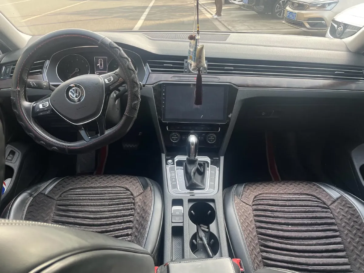 2018 Volkswagen Magotan 1.8T 180HP L4 7DCT,autocango,china used car exporter,china ev exporter,chinese used car exporter,chinese used ev exporter