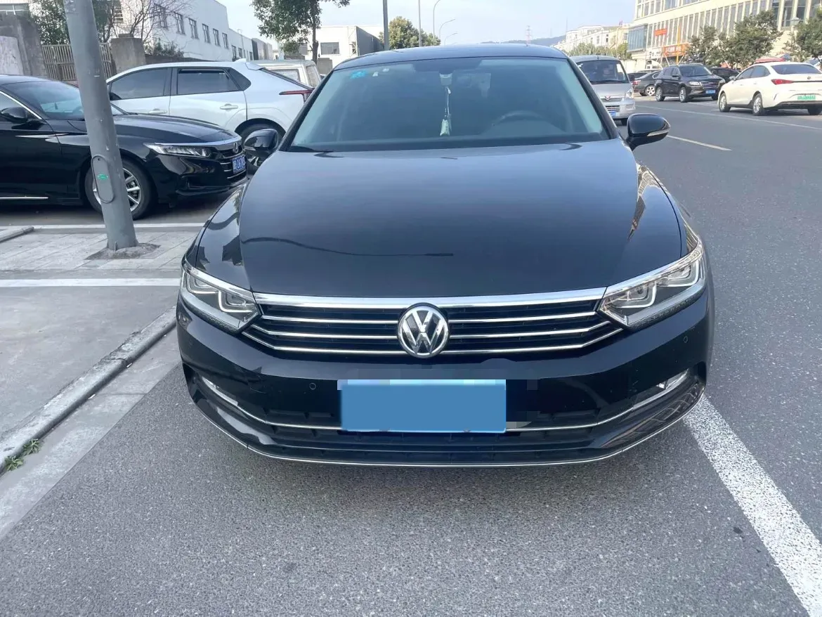 2018 Volkswagen Magotan 1.8T 180HP L4 7DCT,autocango,china used car exporter,china ev exporter,chinese used car exporter,chinese used ev exporter