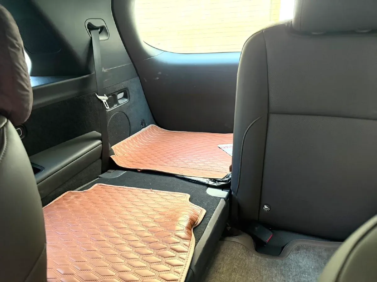 2023 Li L8 Range Extended 154HP REEV 40.9KWH,autocango,china used car exporter,china ev exporter,chinese used car exporter,chinese used ev exporter