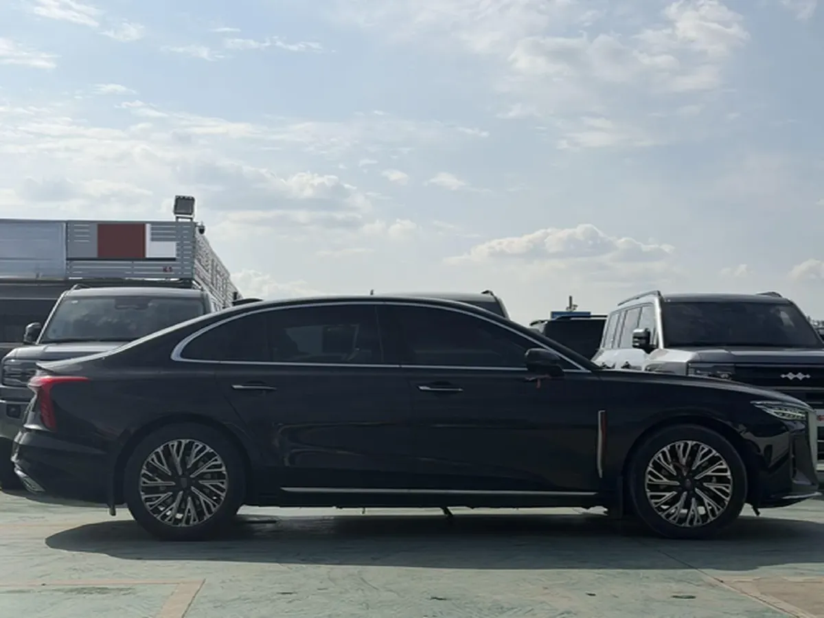 2024 HongQi H5 2.0T 224HP L4 8AT,autocango,china used car exporter,china ev exporter,chinese used car exporter,chinese used ev exporter