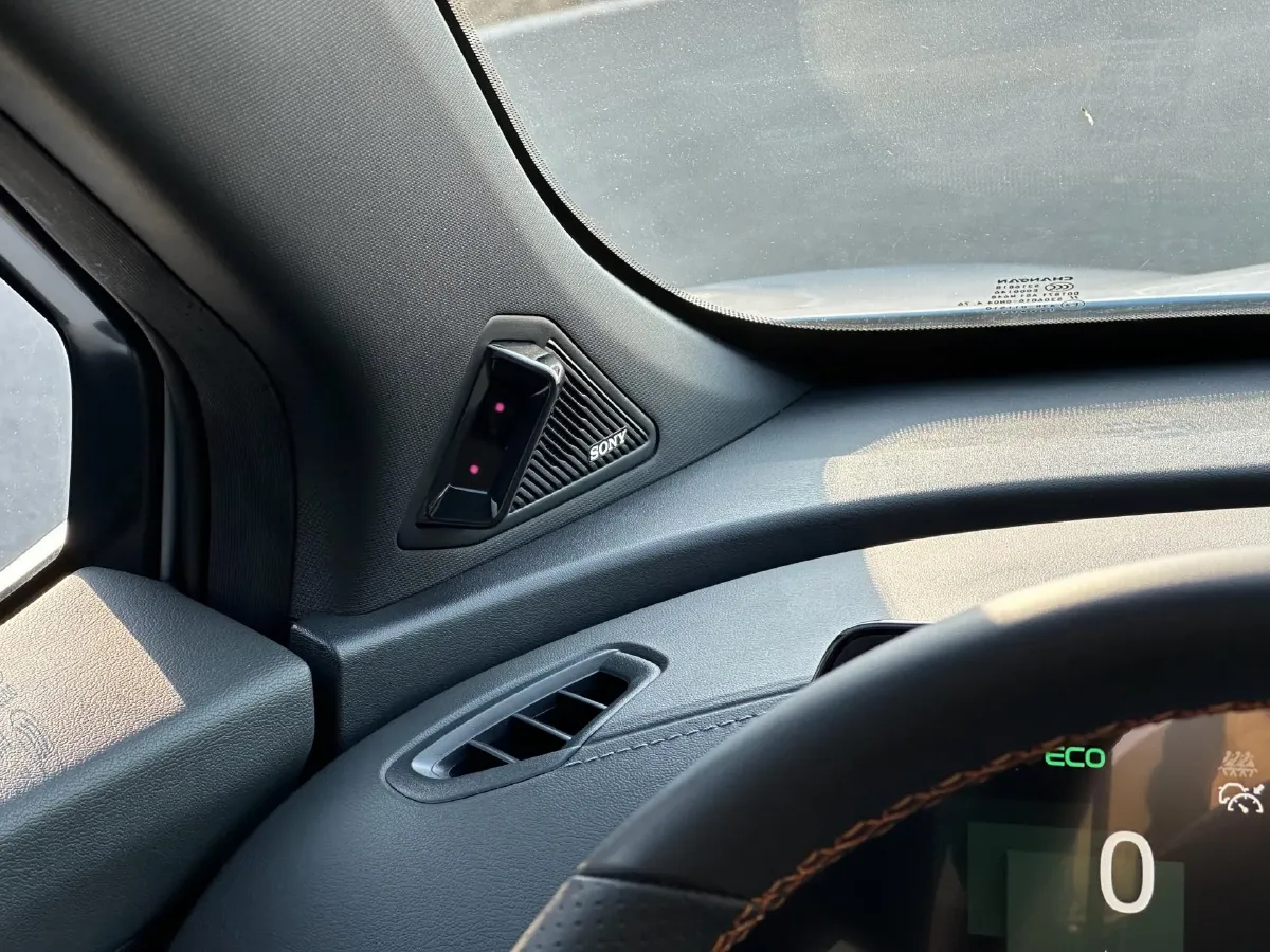 2022 ChangAn UNI-T 1.5T 188HP L4 7DCT,autocango,china used car exporter,china ev exporter,chinese used car exporter,chinese used ev exporter