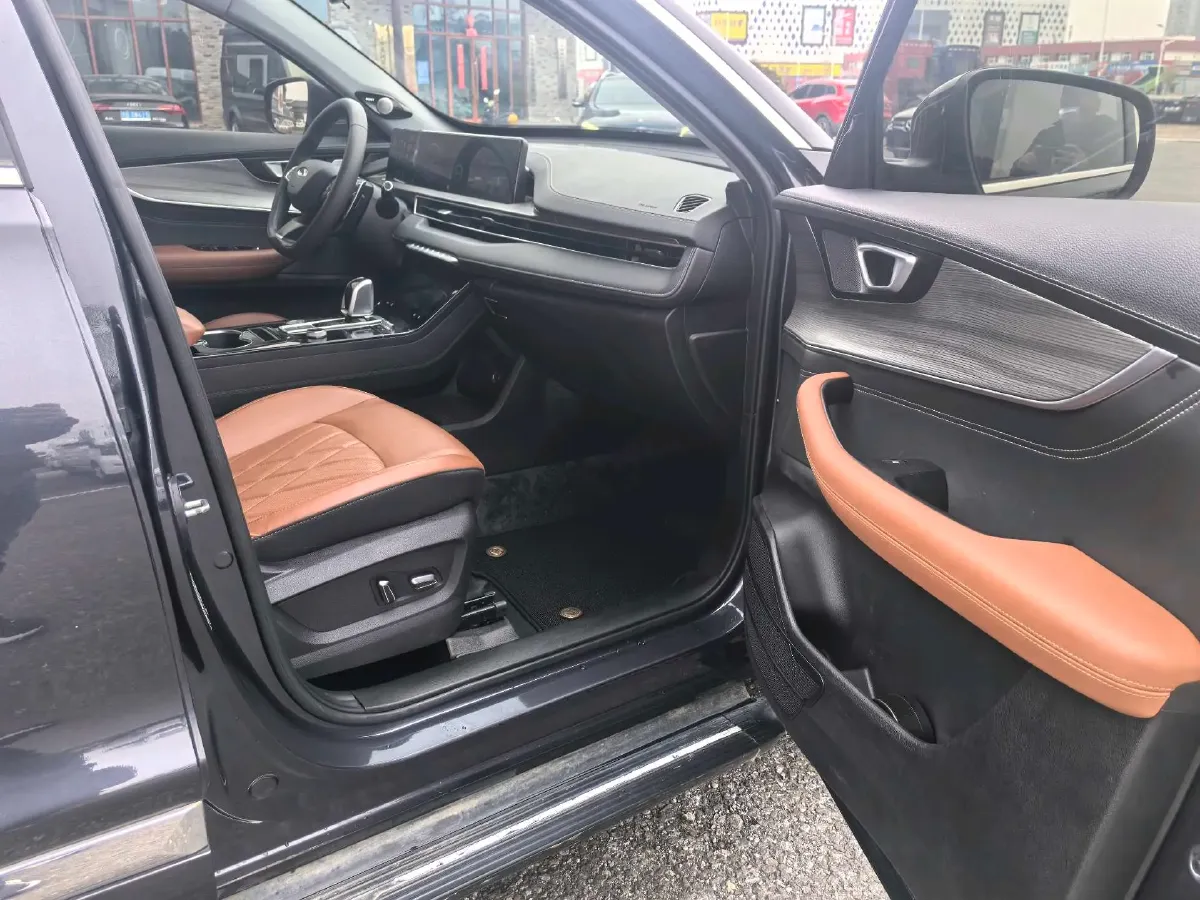 2022 Chery Tiggo 8 Plus 1.6T 197HP L4 7DCT,autocango,china used car exporter,china ev exporter,chinese used car exporter,chinese used ev exporter