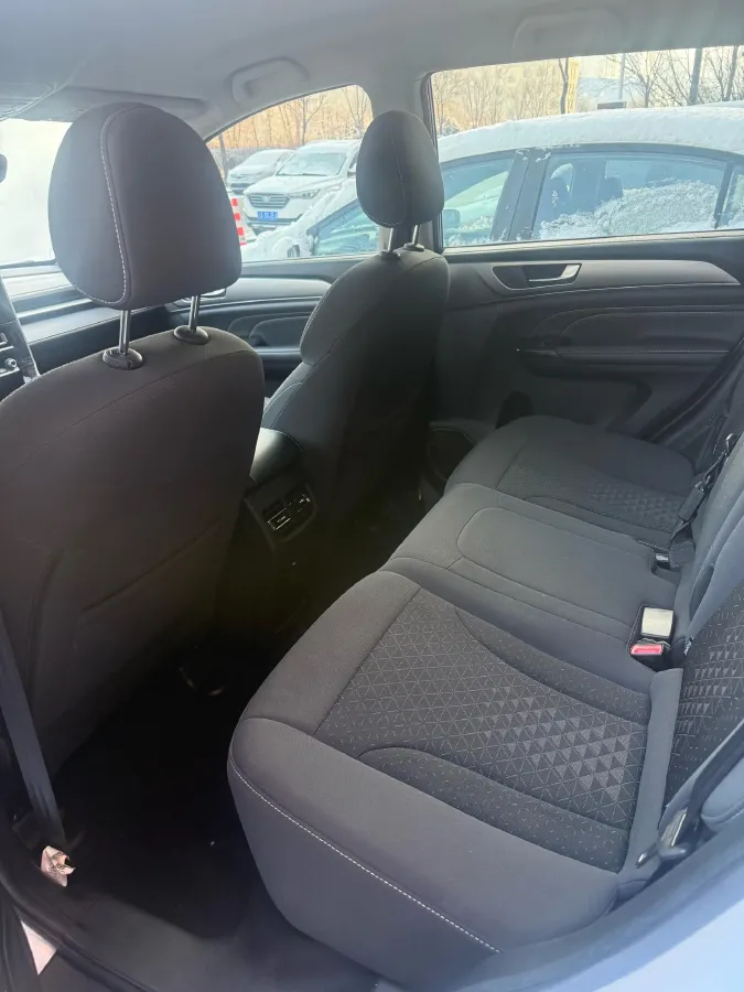 2021 Haval M6 1.5T 150HP L4 7DCT,autocango,china used car exporter,china ev exporter,chinese used car exporter,chinese used ev exporter