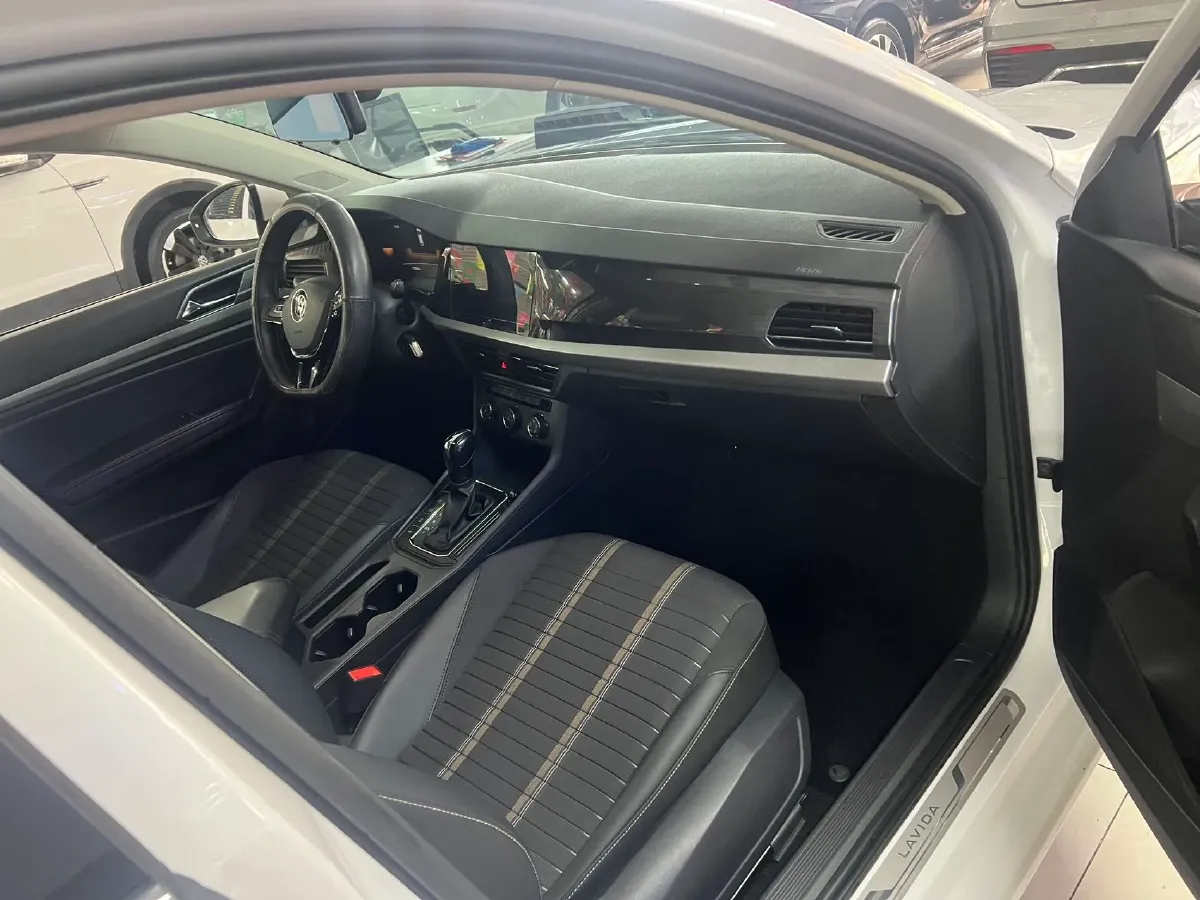 2021 Volkswagen Lavida 1.4T 150HP L4 7DCT,autocango,china used car exporter,china ev exporter,chinese used car exporter,chinese used ev exporter