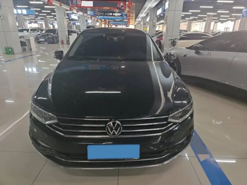 2020 Volkswagen Magotan 2.0T 186HP L4 7DCT,autocango,china used car exporter,china ev exporter,chinese used car exporter,chinese used ev exporter