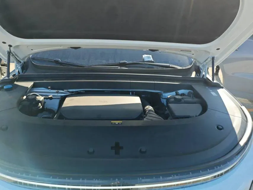 2025 Li L6 Range Extended 154HP L4 REEV,autocango,china used car exporter,china ev exporter,chinese used car exporter,chinese used ev exporter