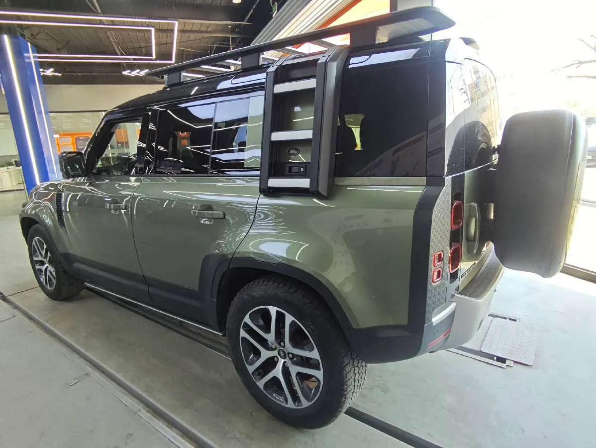 2022 Land Rover Defender 3.0T 400HP L6 8AT,autocango,china used car exporter,china ev exporter,chinese used car exporter,chinese used ev exporter