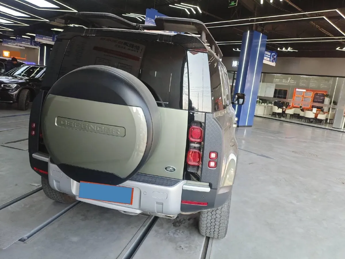 2022 Land Rover Defender 3.0T 400HP L6 8AT,autocango,china used car exporter,china ev exporter,chinese used car exporter,chinese used ev exporter