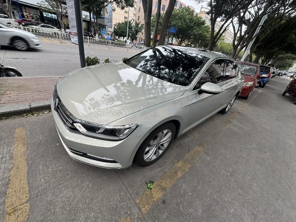 2019 Volkswagen Magotan 2.0T 186HP L4 7DCT,autocango,china used car exporter,china ev exporter,chinese used car exporter,chinese used ev exporter
